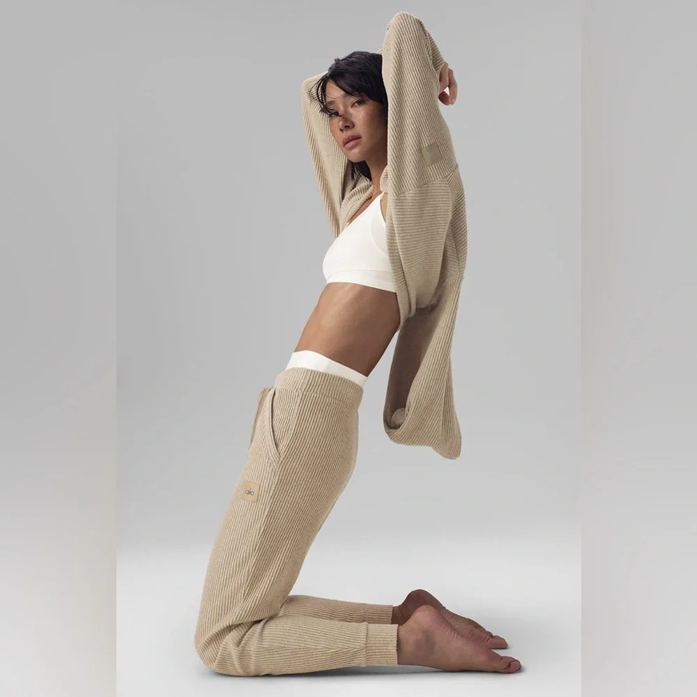 ALO Yoga measurements waist